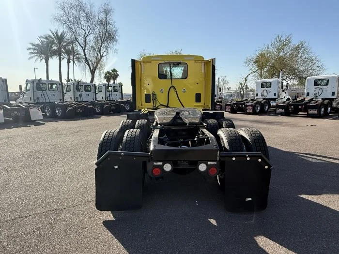 2021 Peterbilt 579 in Phoenix, AZ — photo 5
