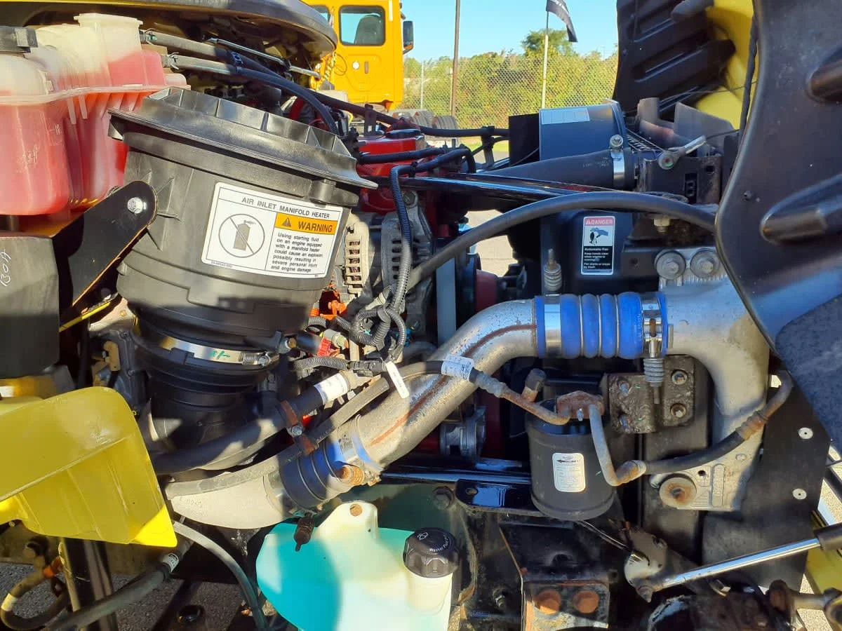 2016 Freightliner M2 106 - image 12