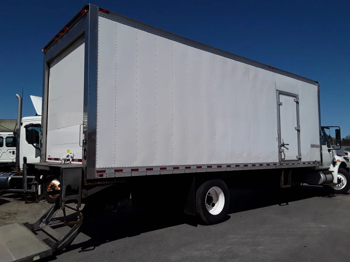 2019 International 4300 - image 4