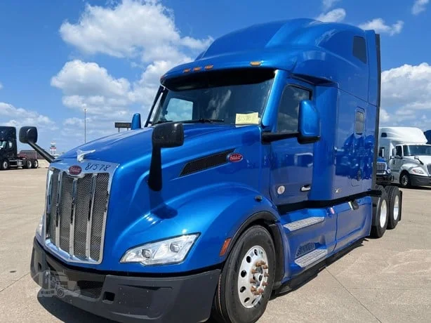 2023 Peterbilt 579 in Location: Lithia Springs, GA — photo 2