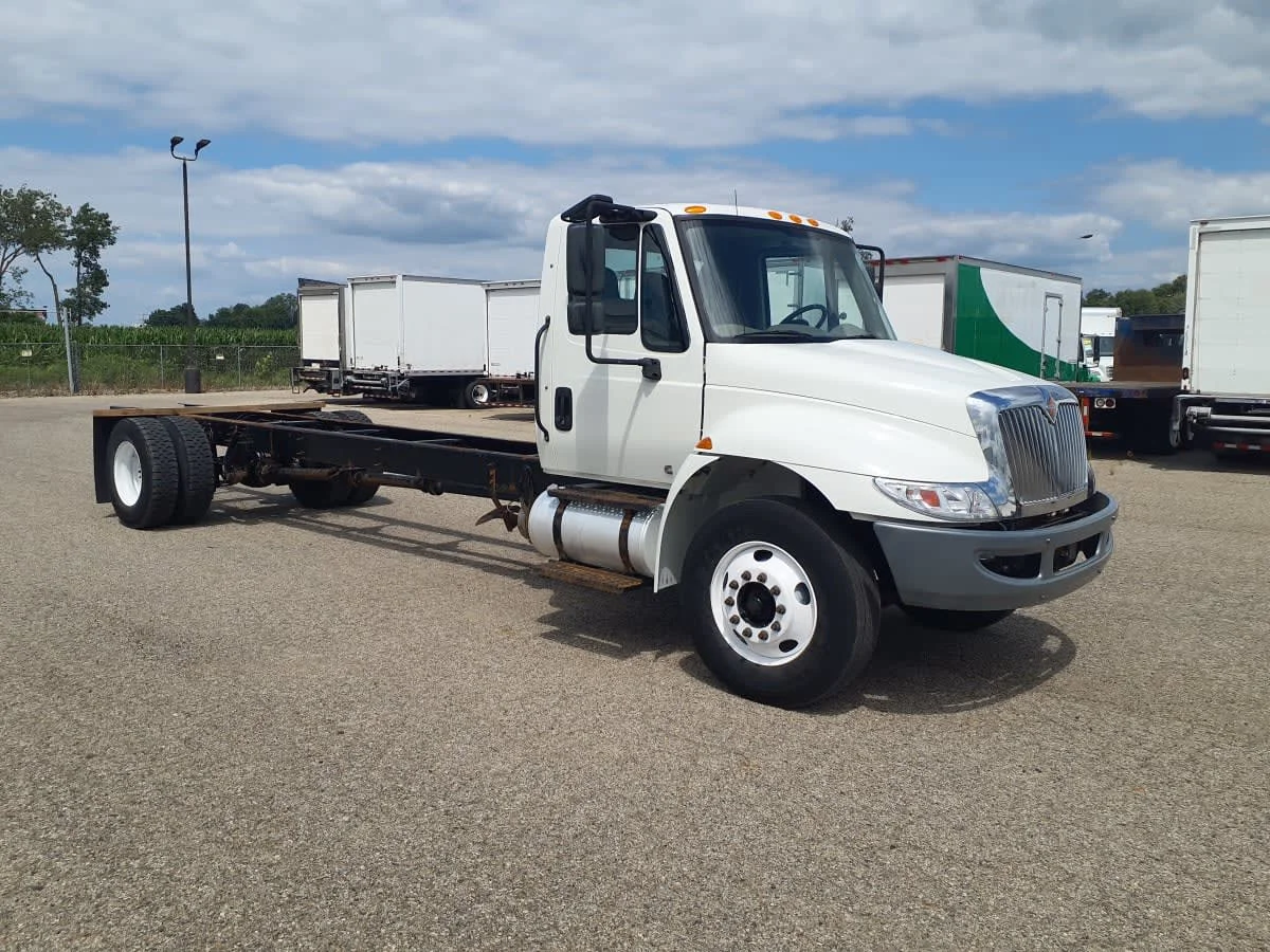 2019 International 4300 in Wayland, MI — photo 3
