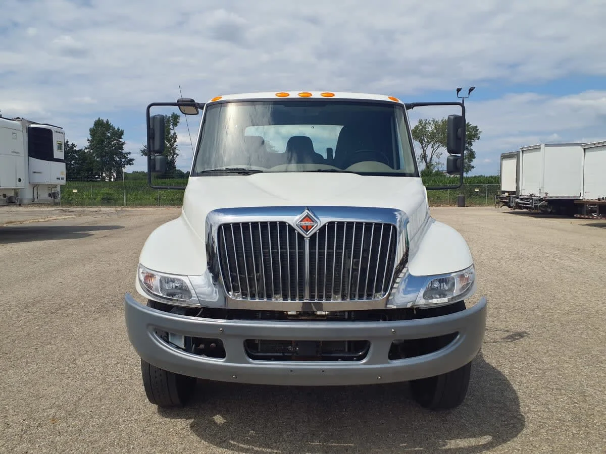 2019 International 4300 in Wayland, MI — photo 2