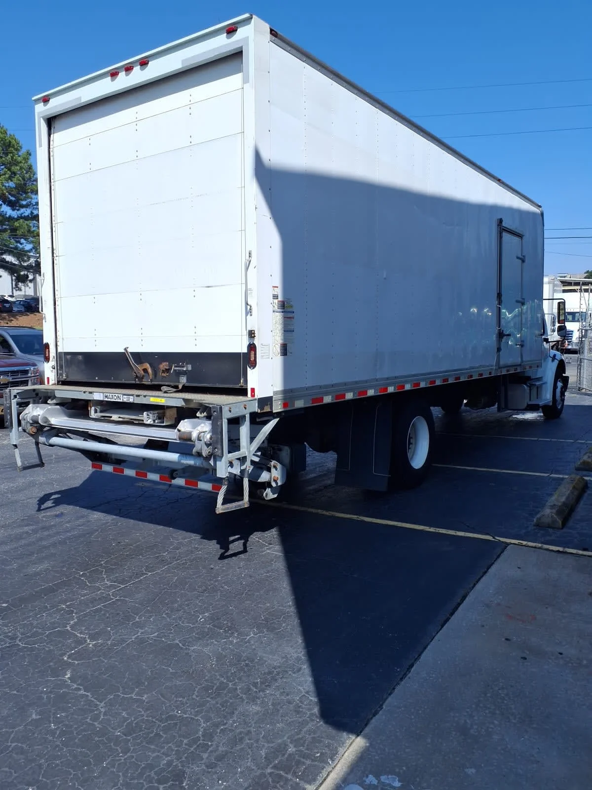 2018 Freightliner M2 106 in Doraville, GA — photo 4