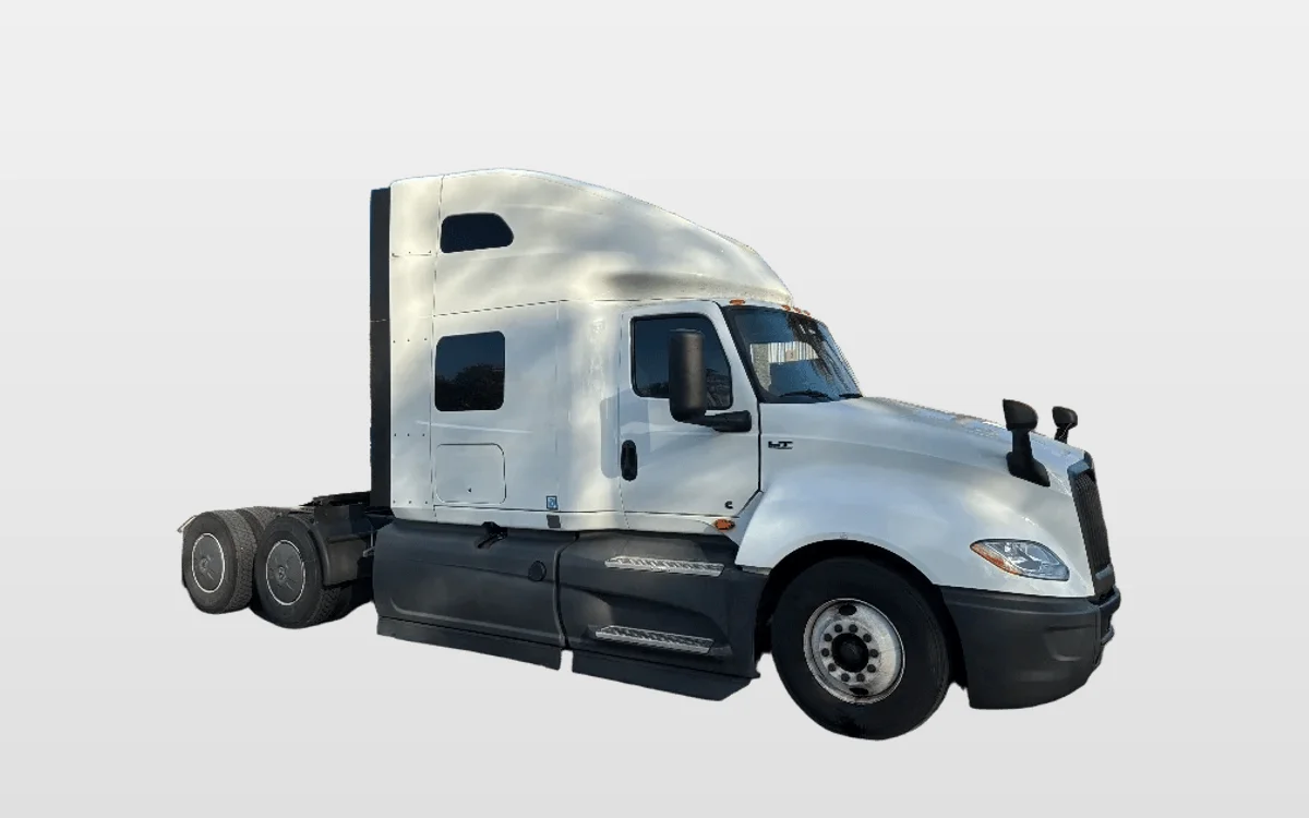 2023 International LT - image 1