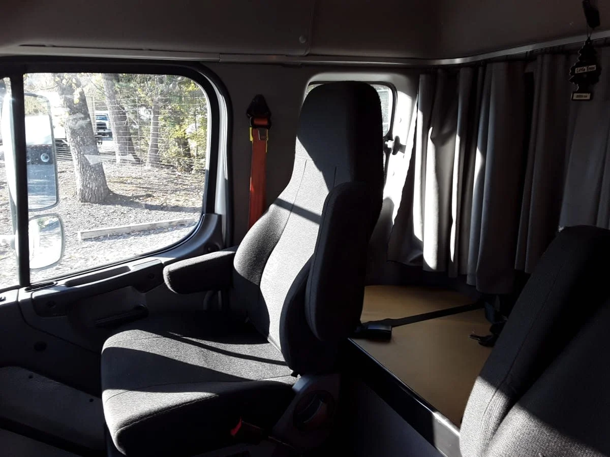 2021 Freightliner M2 106 - image 13