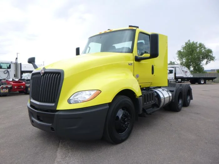 2023 International LT — photo 2