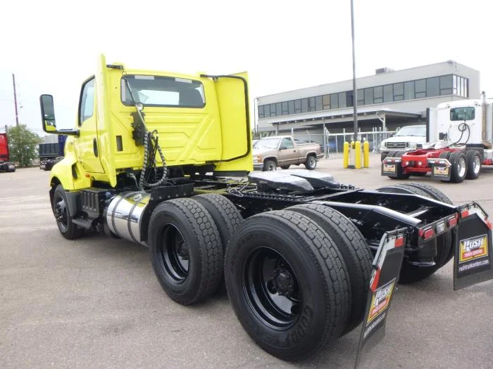 2023 International LT — photo 4
