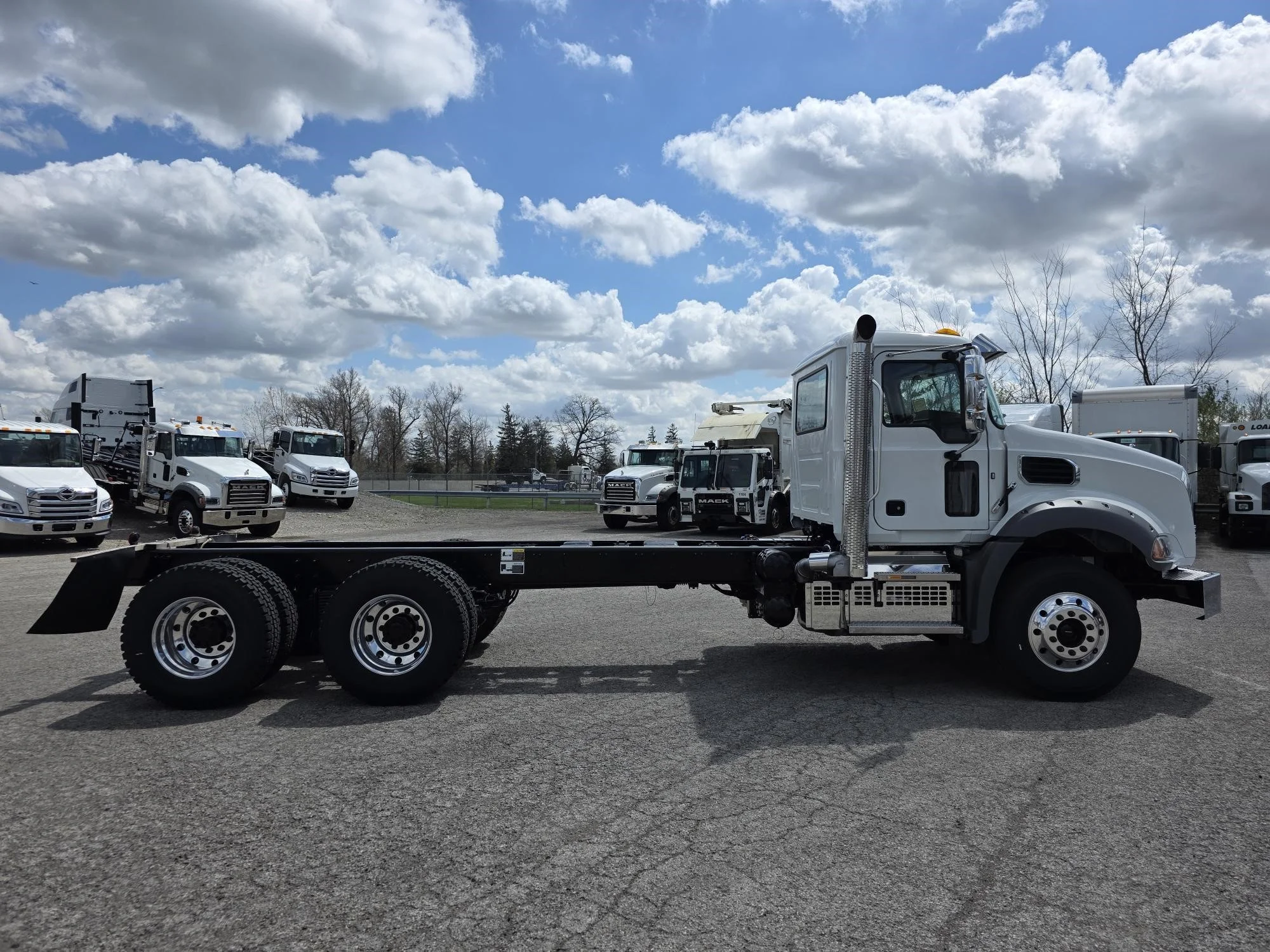 2026 Mack in Findlay, OH — photo 6