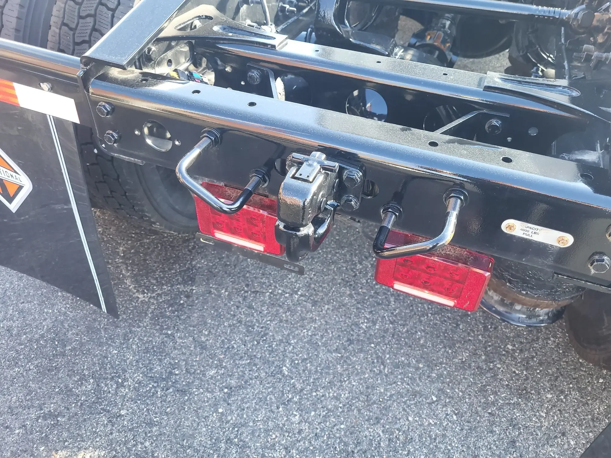 2025 International LT - image 14