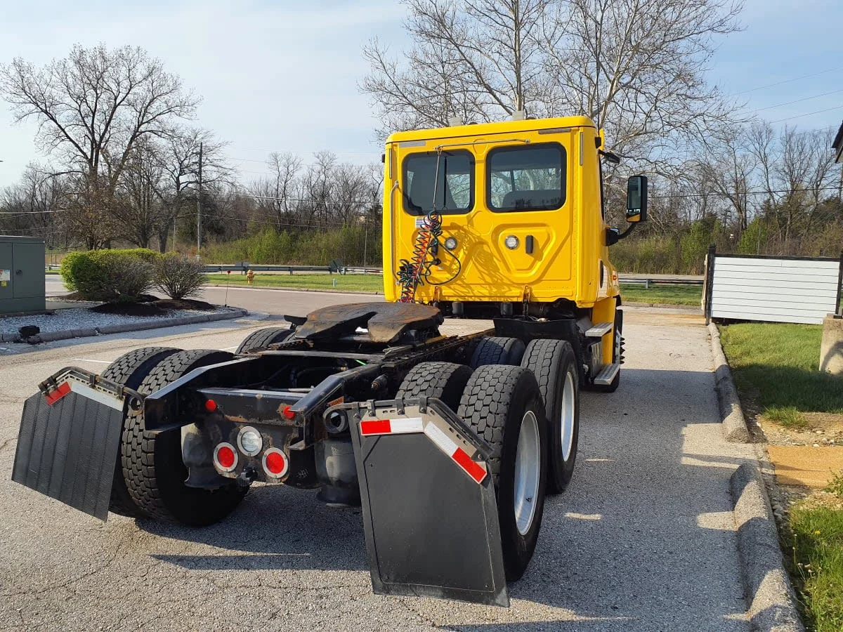 2018 Freightliner Cascadia - image 4