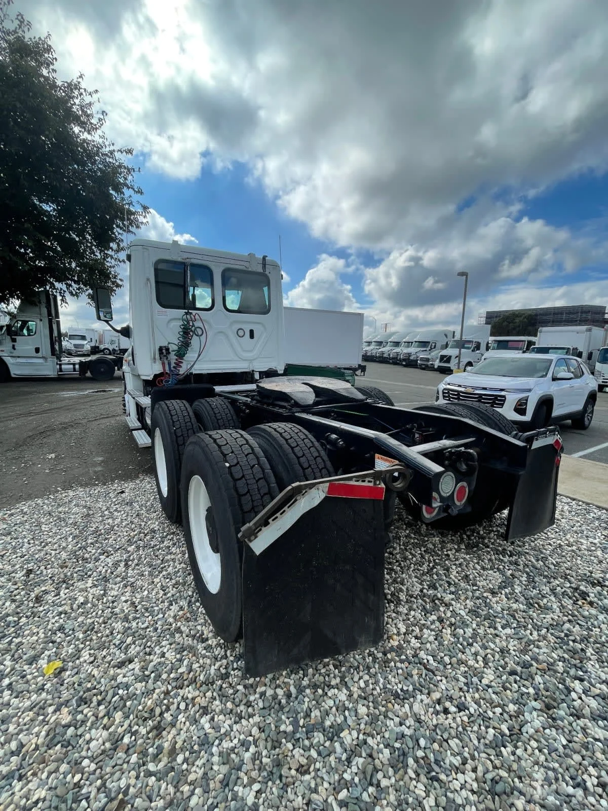 2019 Freightliner Cascadia - image 6