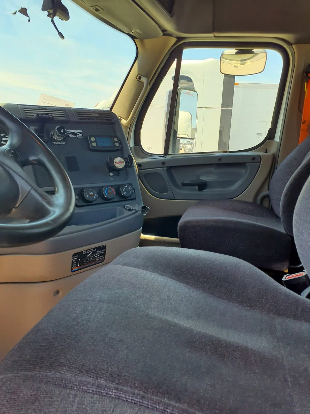 2019 Freightliner Cascadia in Fort Worth, TX — photo 7