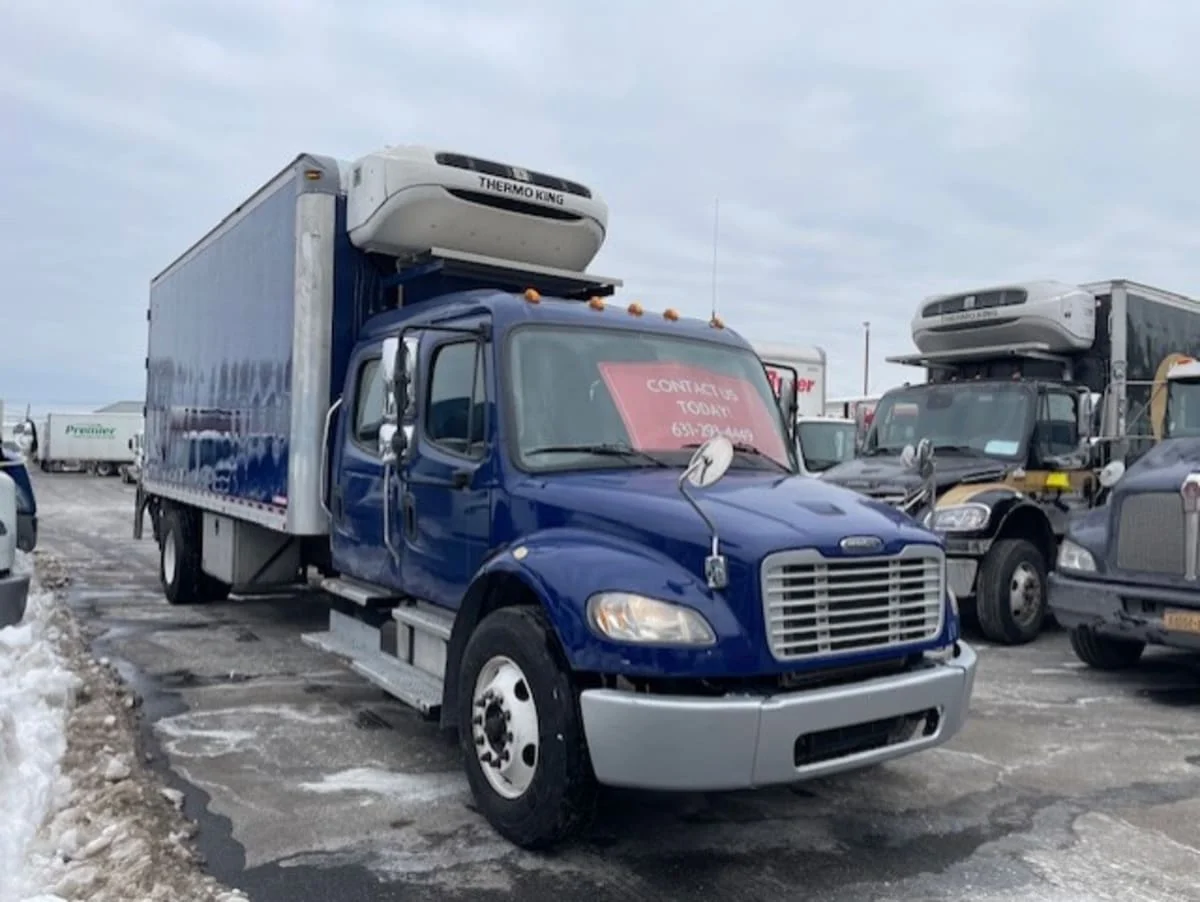 2017 Freightliner M2 106 - image 3