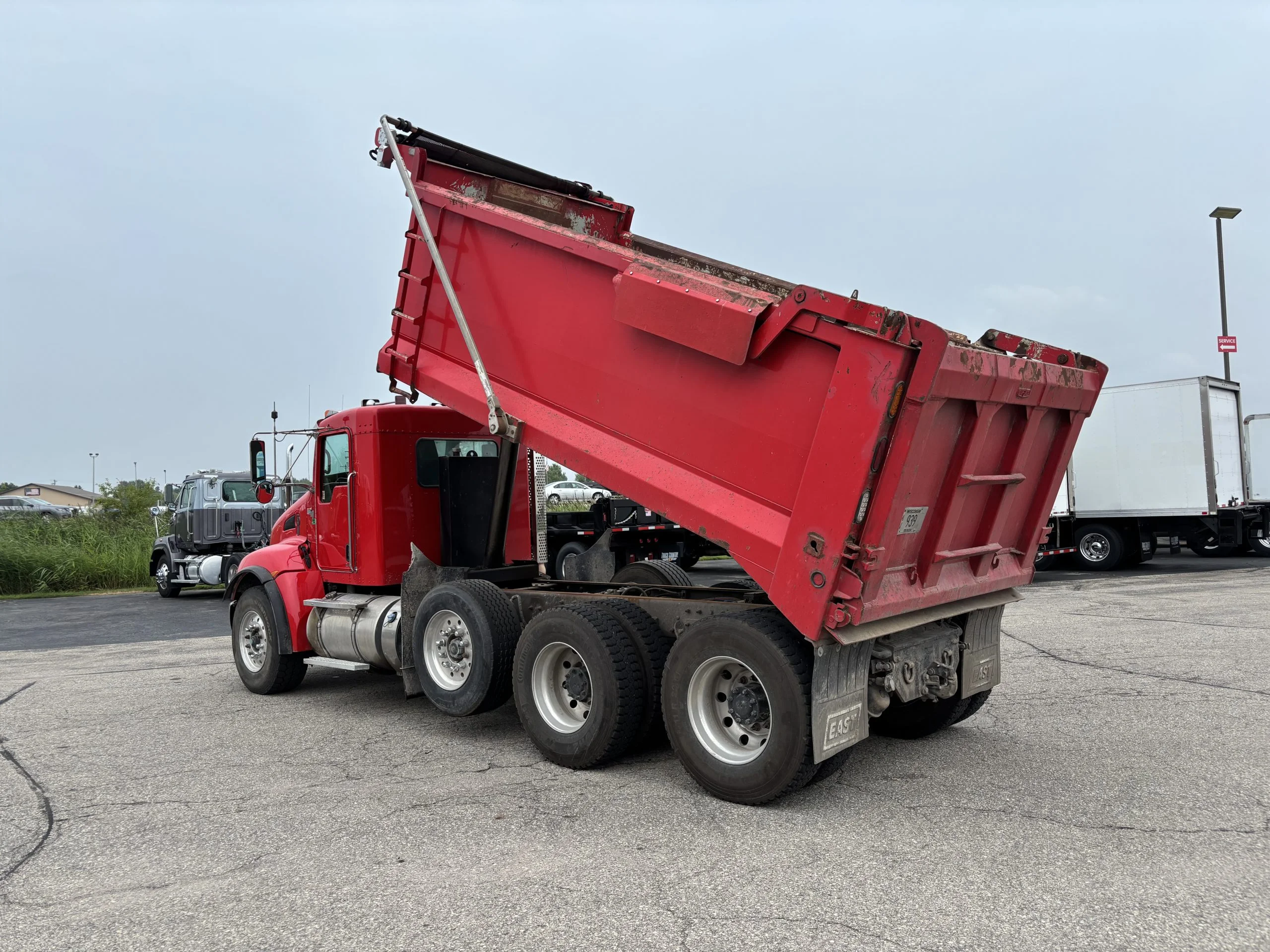2018 Kenworth T370 in Appleton, WI — photo 2