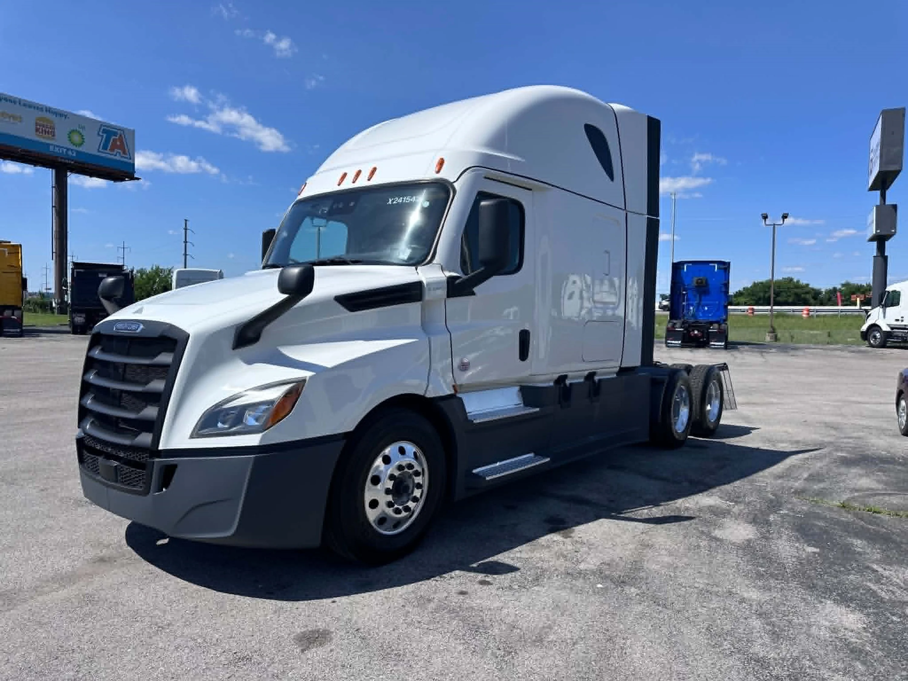 2024 Freightliner Cascadia in Franklin, KY — photo 3