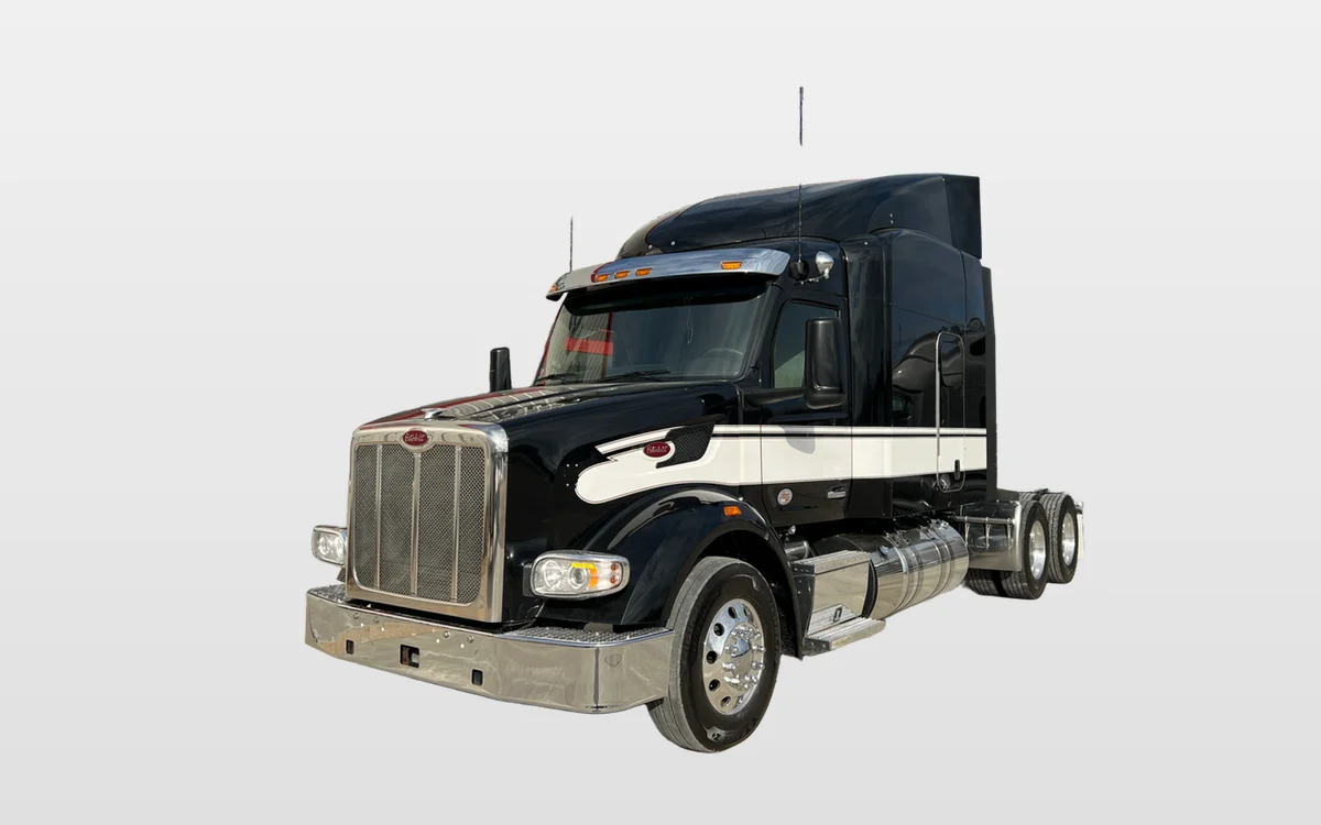 2023 PETERBILT 567 - image 1