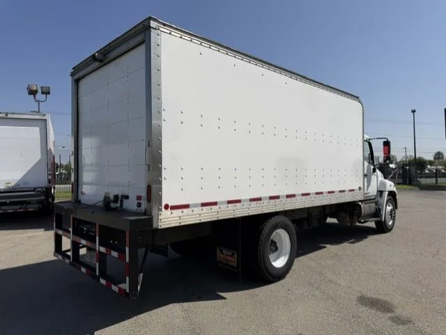 2018 Hino 268 — photo 4