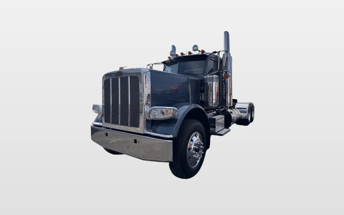 2023 Peterbilt 389 - image 1