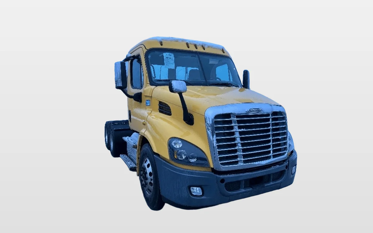 2019 Freightliner Cascadia - image 1