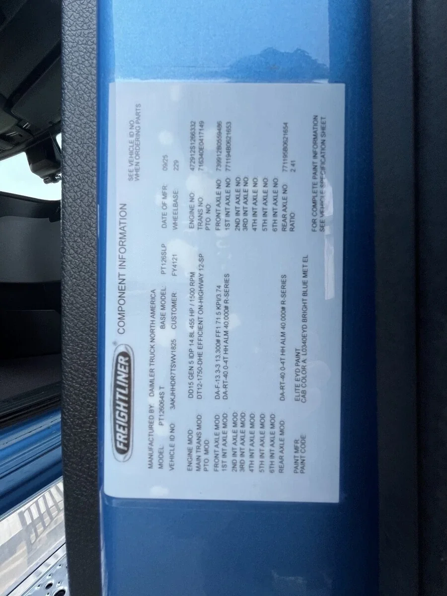 2026 Freightliner Cascadia — photo 6