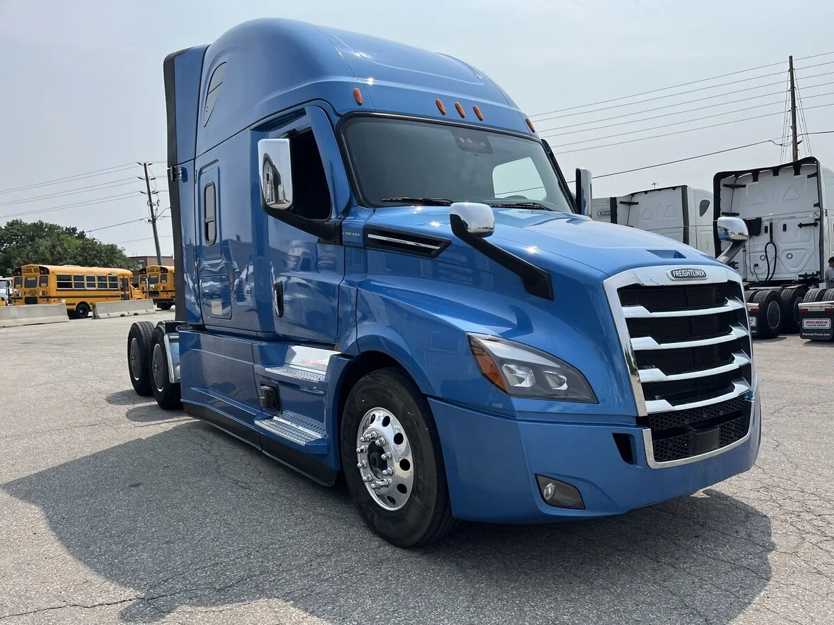 2026 Freightliner Cascadia — photo 3