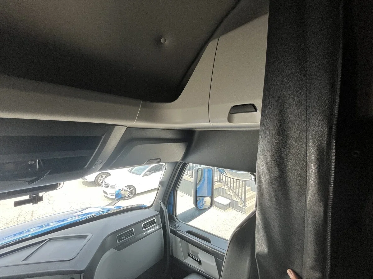 2026 Freightliner Cascadia — photo 40
