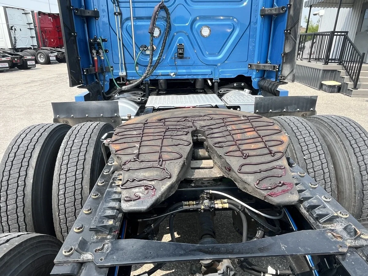 2026 Freightliner Cascadia — photo 11