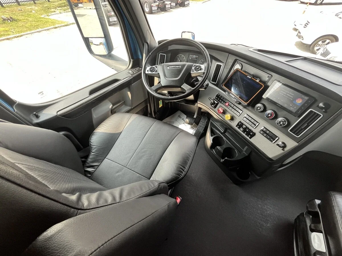 2026 Freightliner Cascadia — photo 44