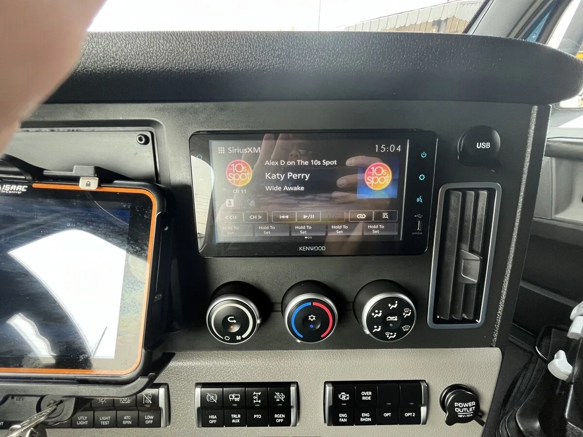 2026 Freightliner Cascadia — photo 27