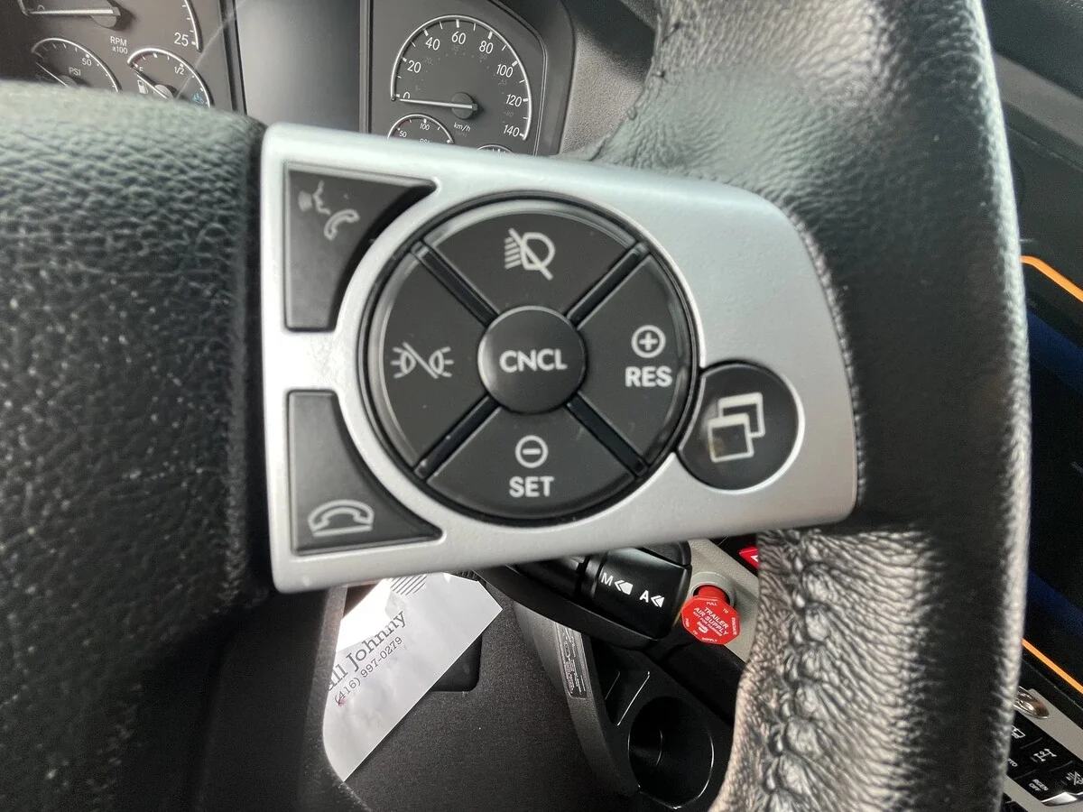 2026 Freightliner Cascadia — photo 21