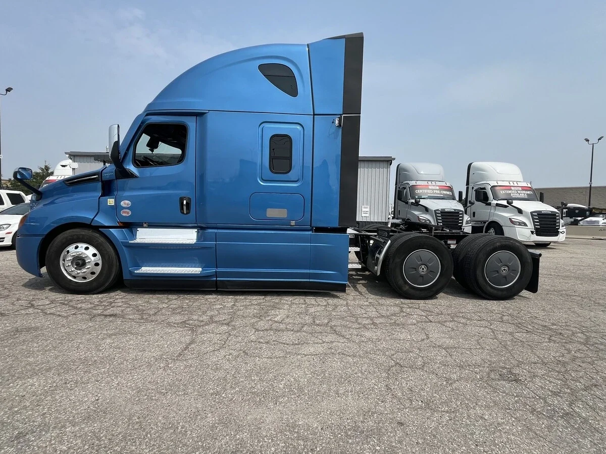 2026 Freightliner Cascadia — photo 17