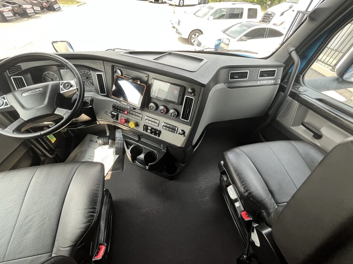 2026 Freightliner Cascadia — photo 43