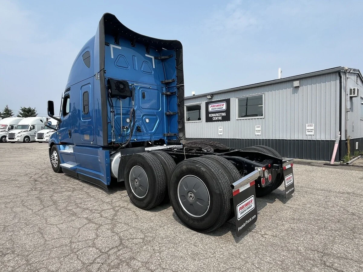 2026 Freightliner Cascadia — photo 15