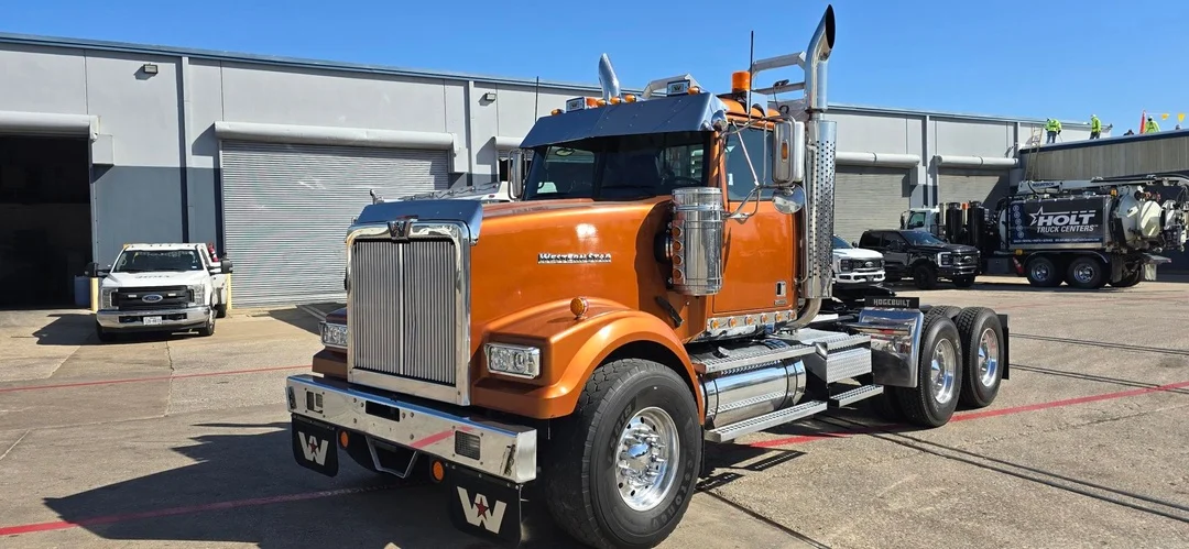 2018 Western Star 4900 - image 2