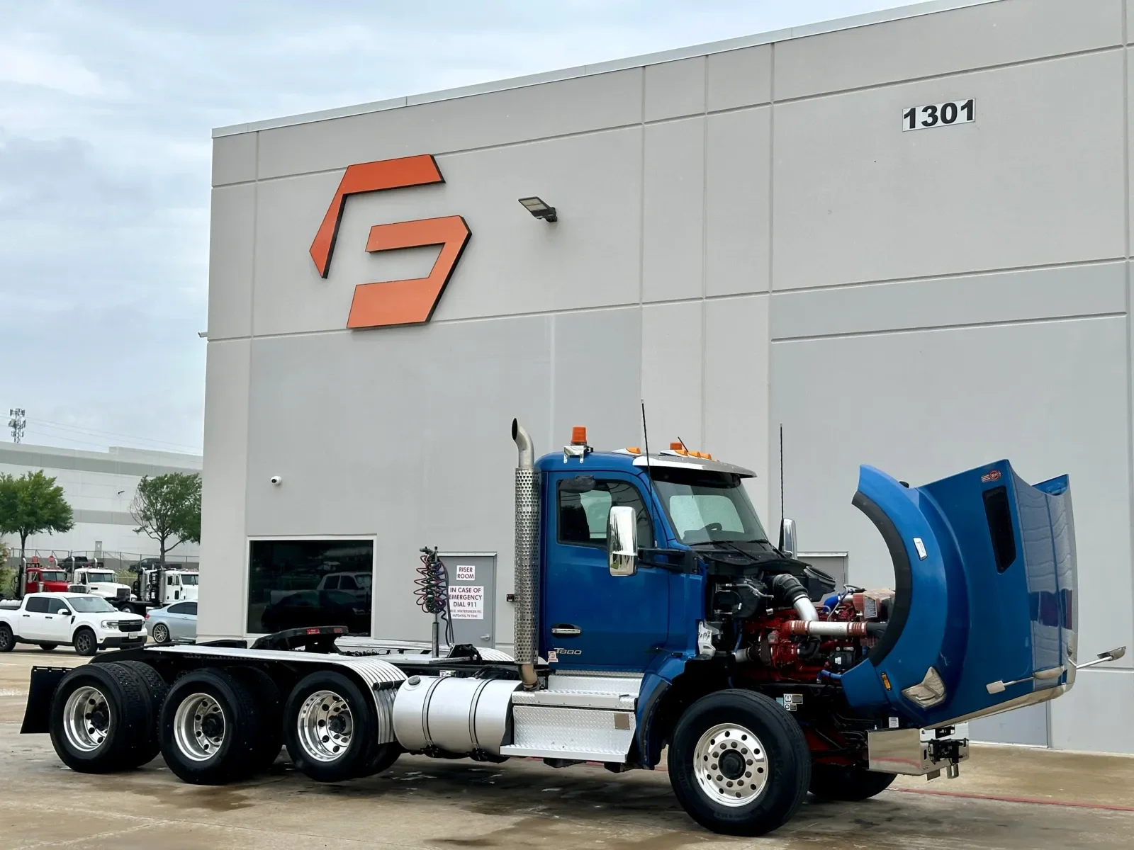2023 Kenworth T880 in Hutchins, TX — photo 10