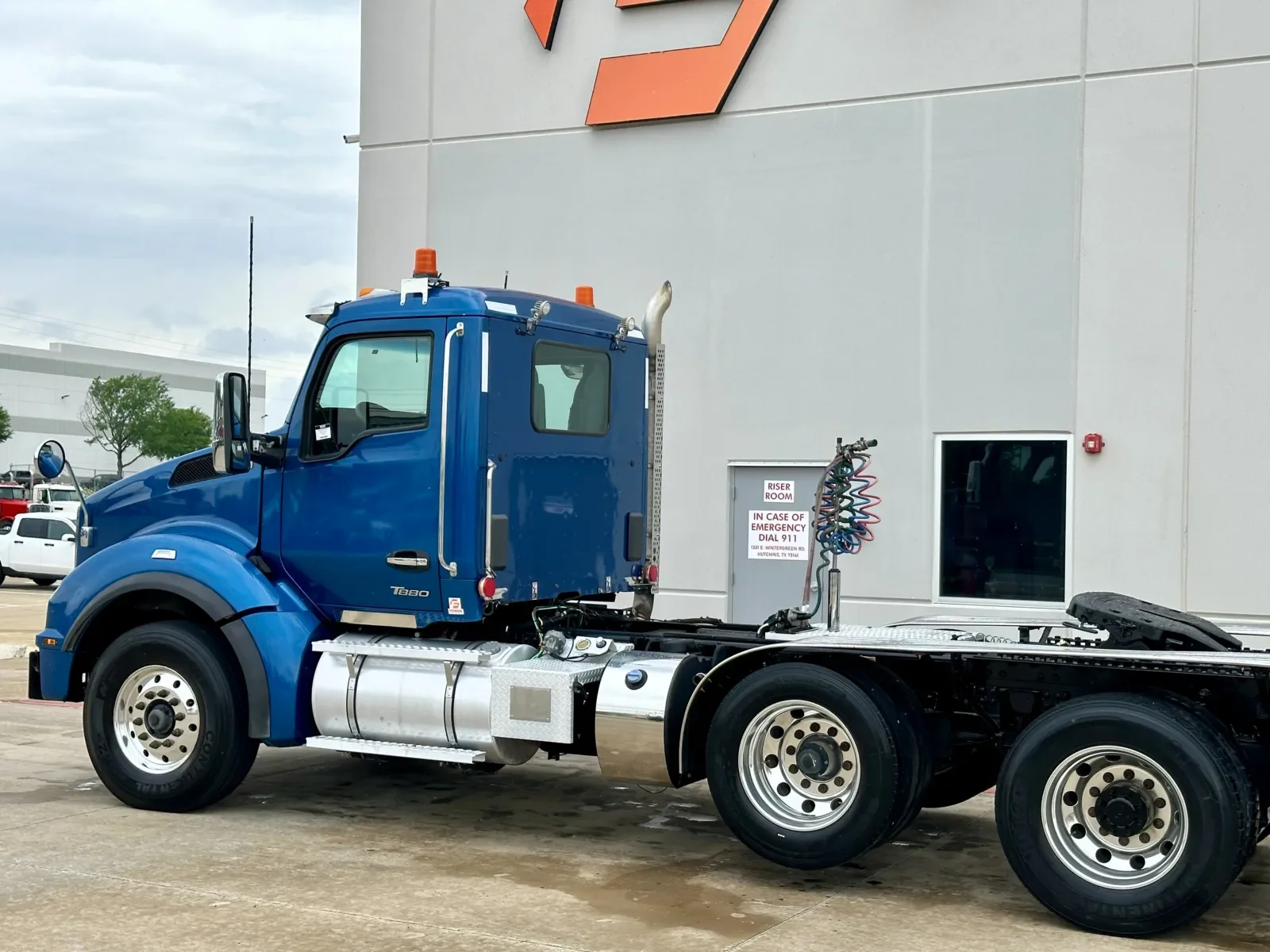 2023 Kenworth T880 in Hutchins, TX — photo 7