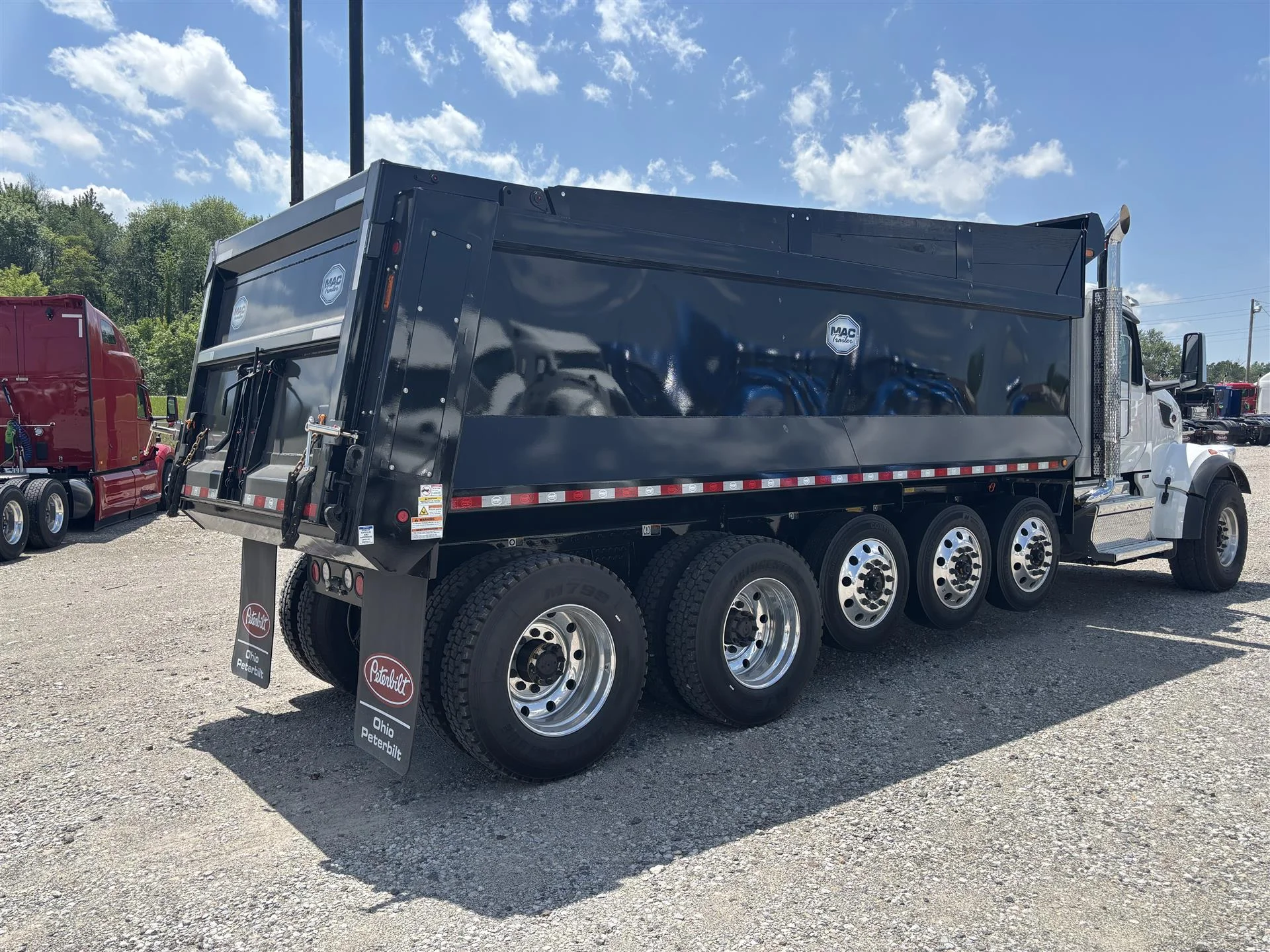 2027 Peterbilt 567 in Zanesville, OH — photo 3
