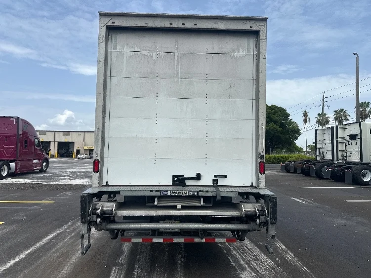 2020 Hino 268 in Medley, FL — photo 7
