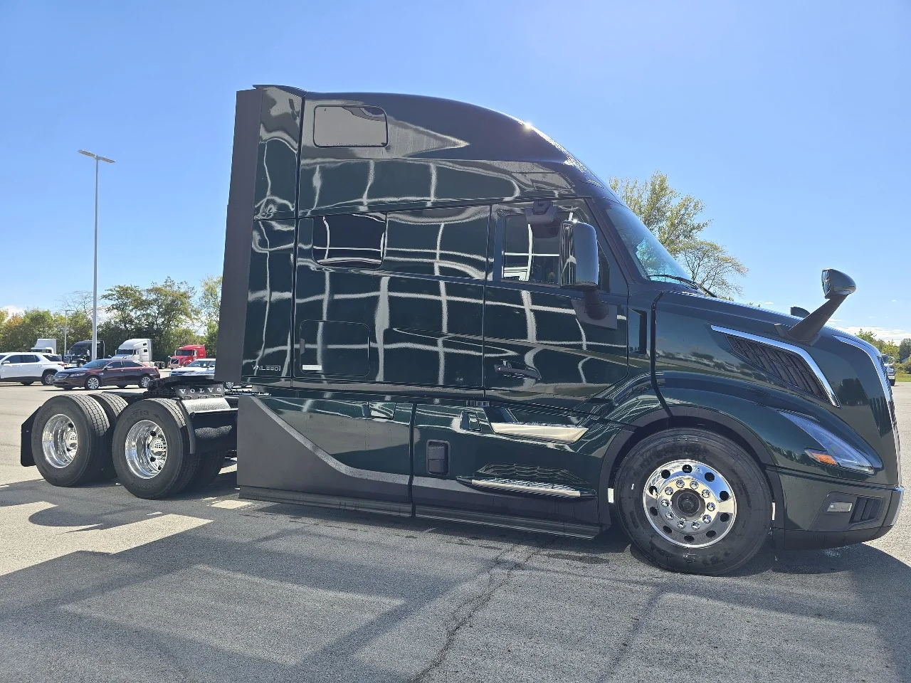 2026 Volvo VNL 860 in Toledo, OH — photo 4