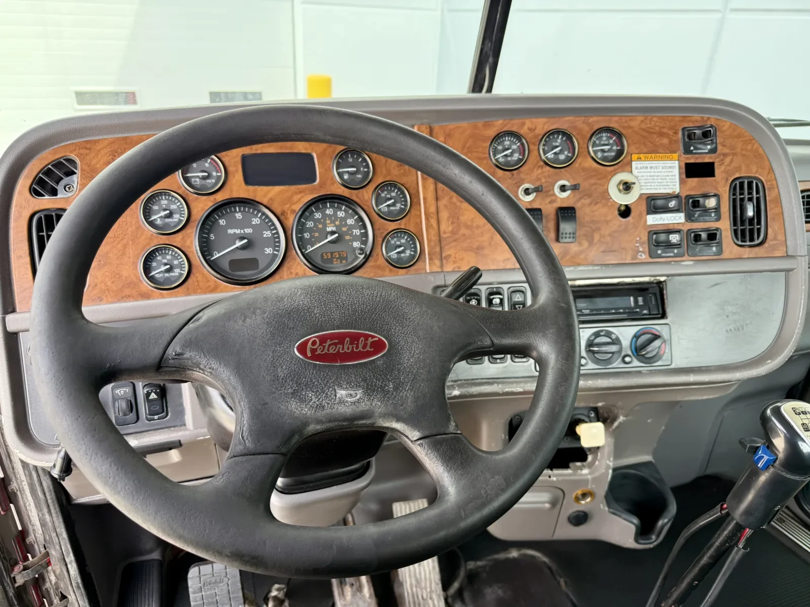 2006 Peterbilt in New Lenox, IL — photo 16