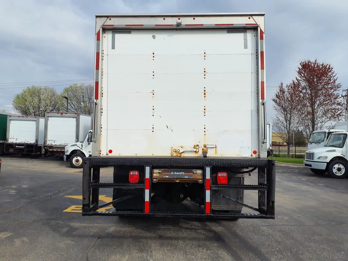 2019 Freightliner M2 106 - image 5