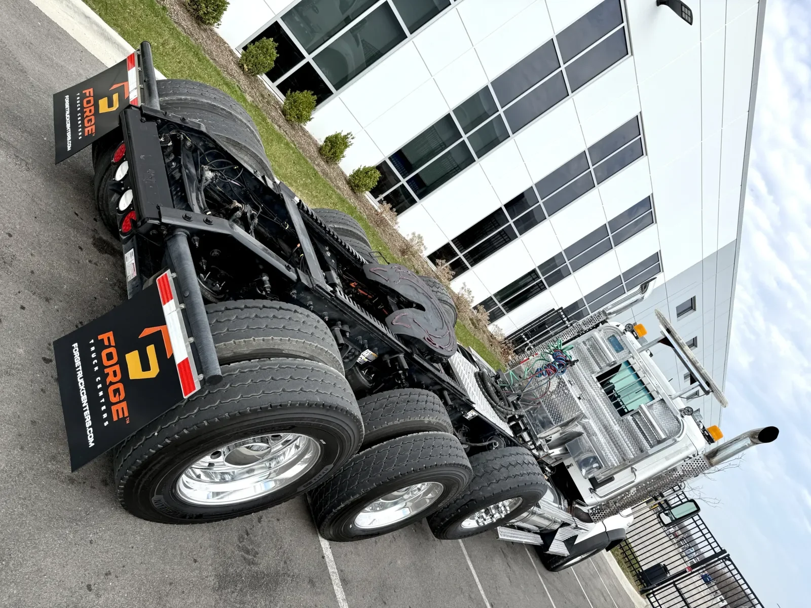 2019 Kenworth T880 - image 11