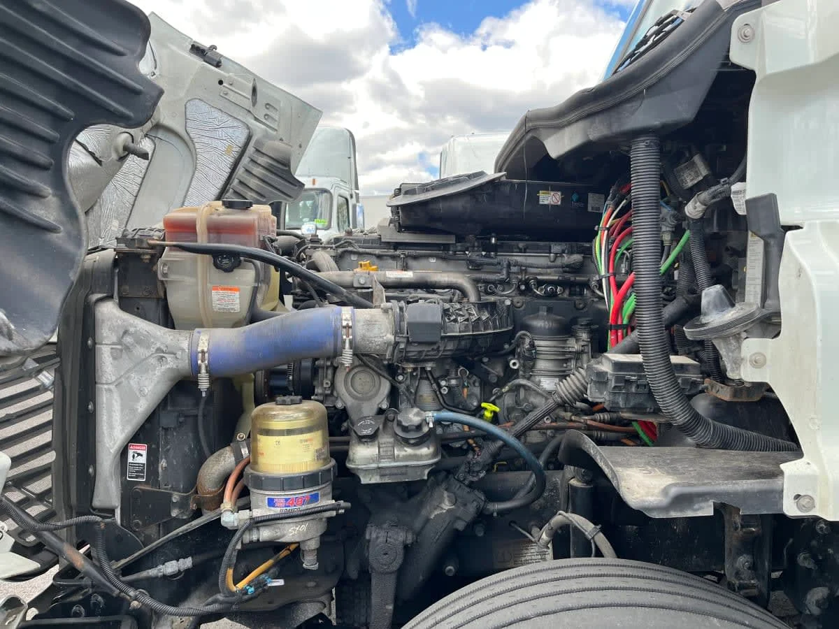 2015 Freightliner Cascadia in Beltsville, MD — photo 8