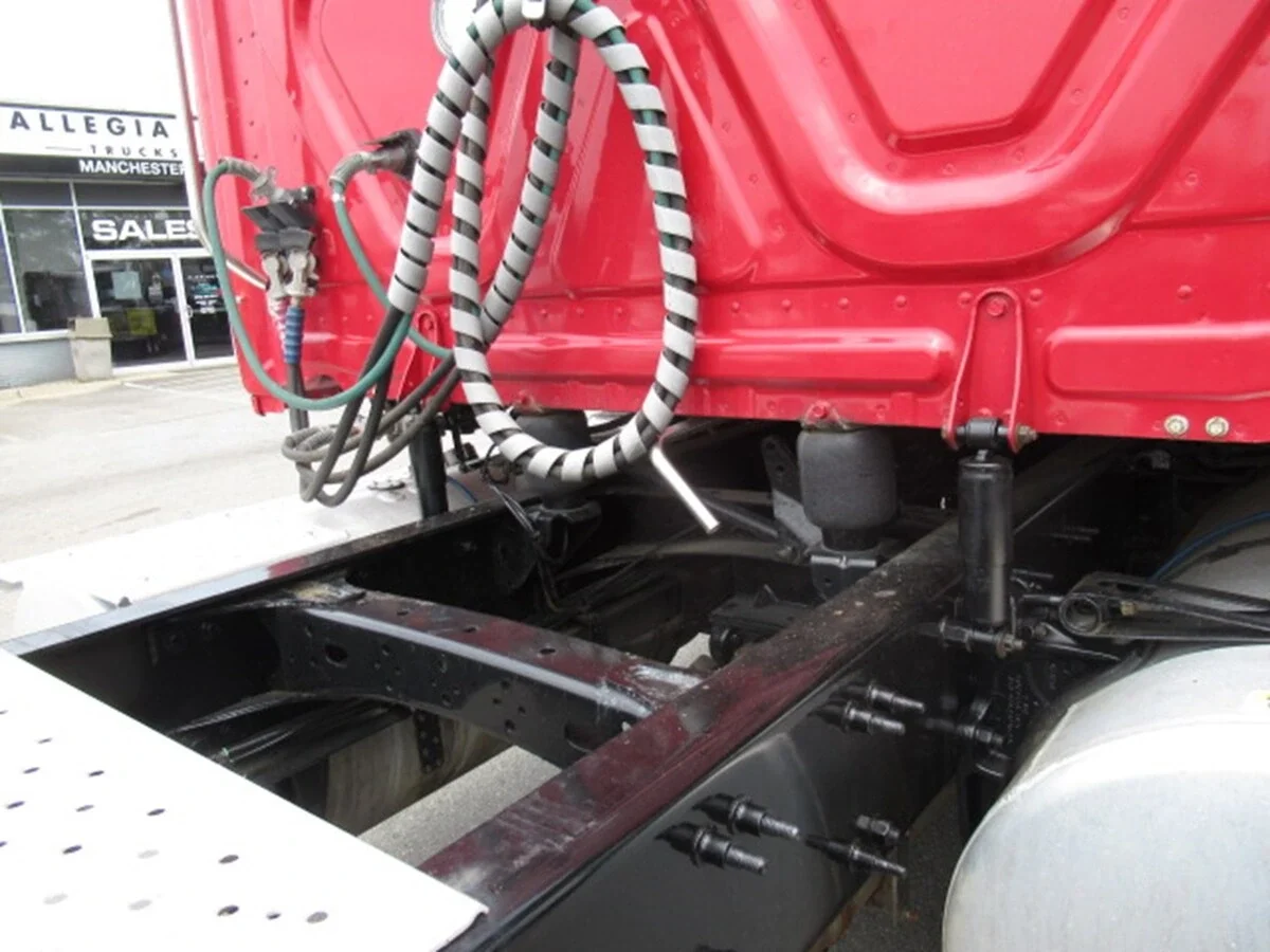 2020 Freightliner Cascadia - image 10