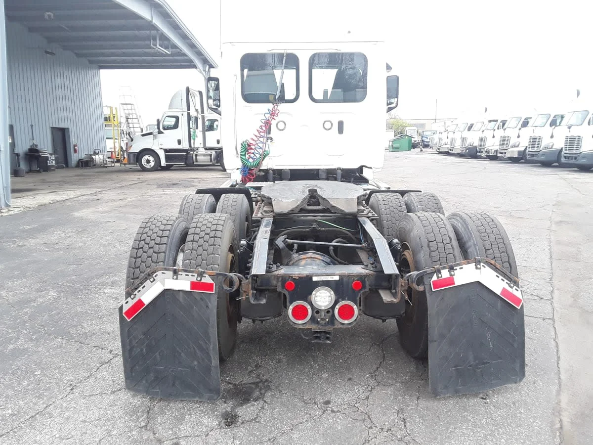 2021 Freightliner Cascadia - image 5