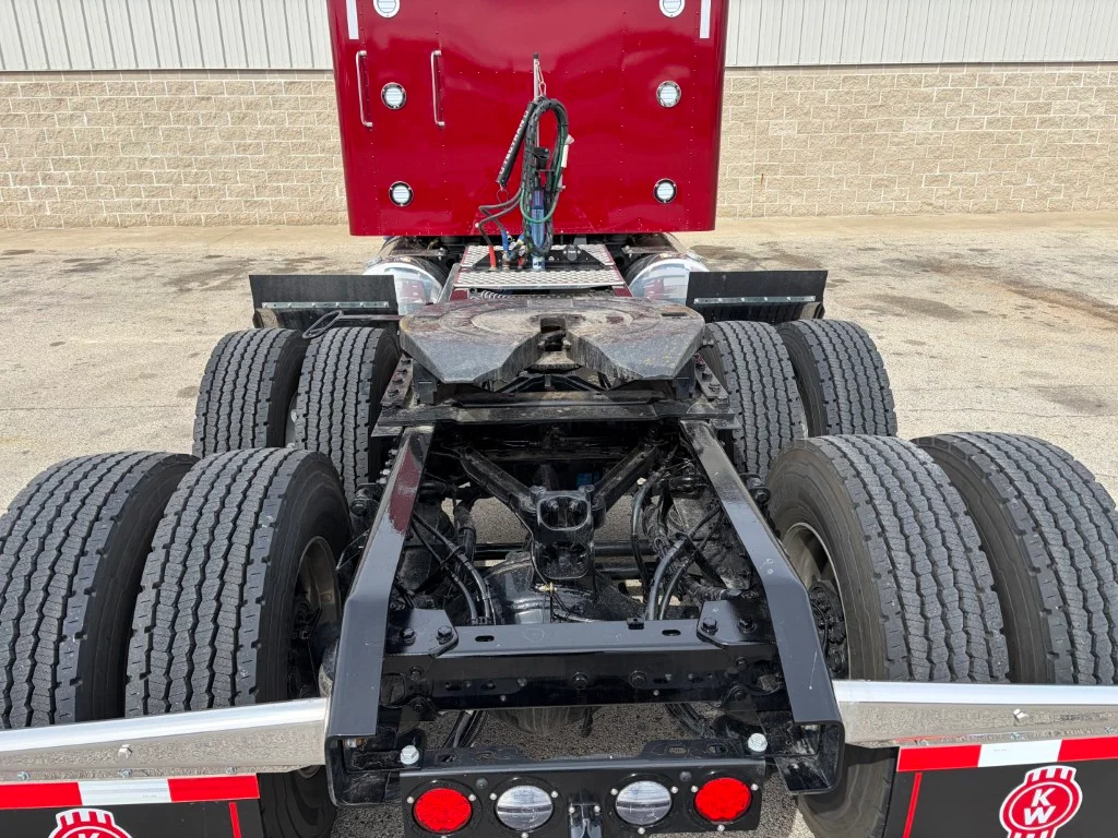 2027 Kenworth W900 in Morton, IL — photo 6