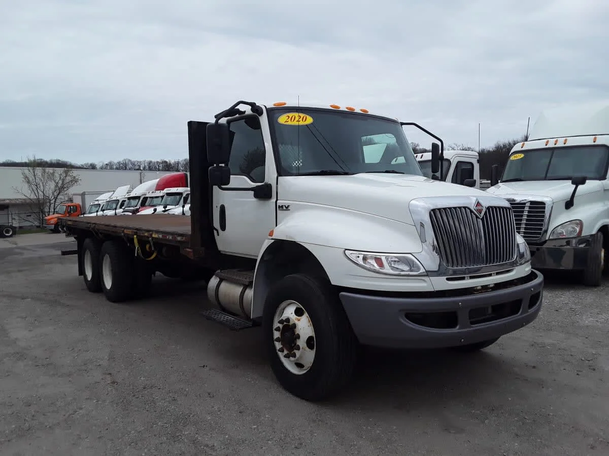 2020 International MV - image 3