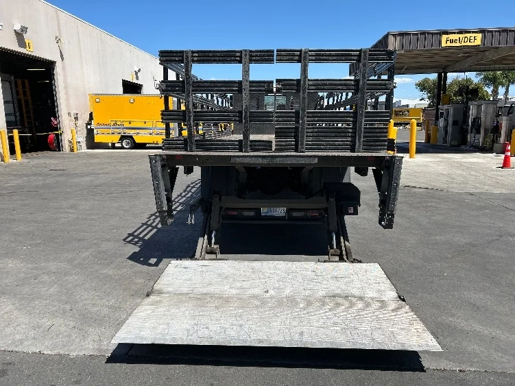 2017 Hino 268 in Fontana, CA — photo 8