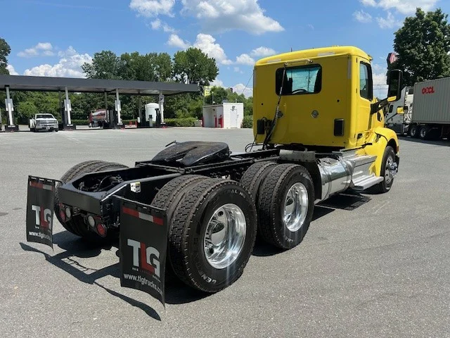 2021 Peterbilt 579 in Charlotte, NC — photo 4