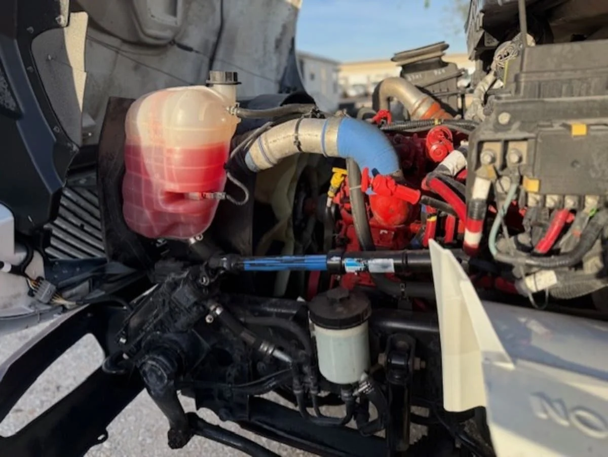 2018 International 4300 - image 9